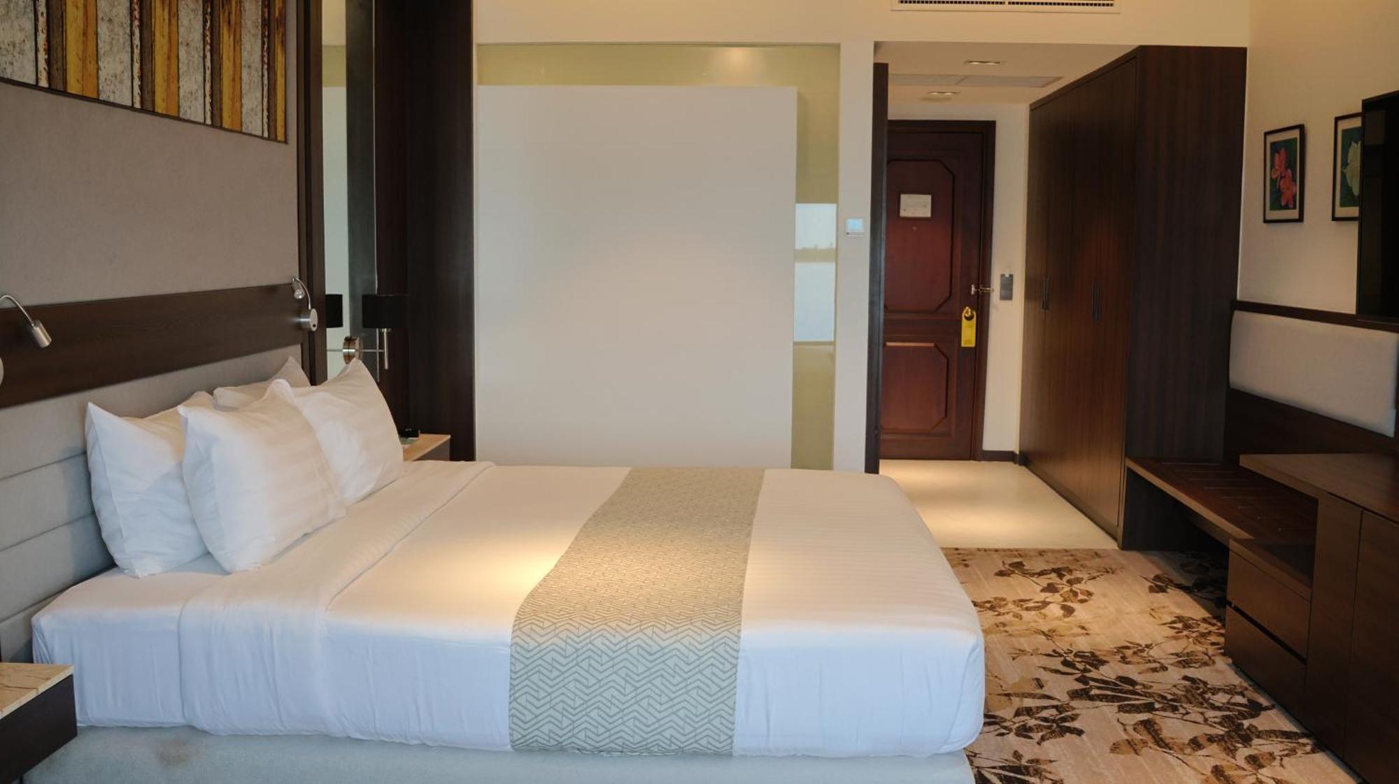 Hotel Cambodiana Phnom Penh Ngoại thất bức ảnh